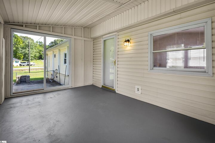 Property Photo: 501 Cromer Road SC 29624