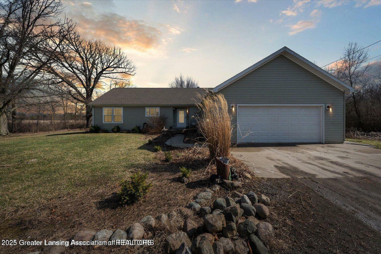 Property Photo: 18975 Doyle Court MI 48137