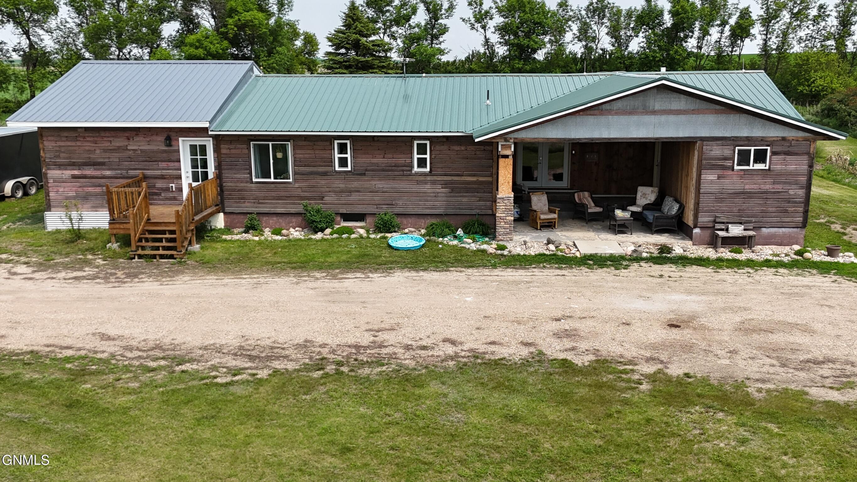 Property Photo:  1632 12th Avenue NW  ND 58575 