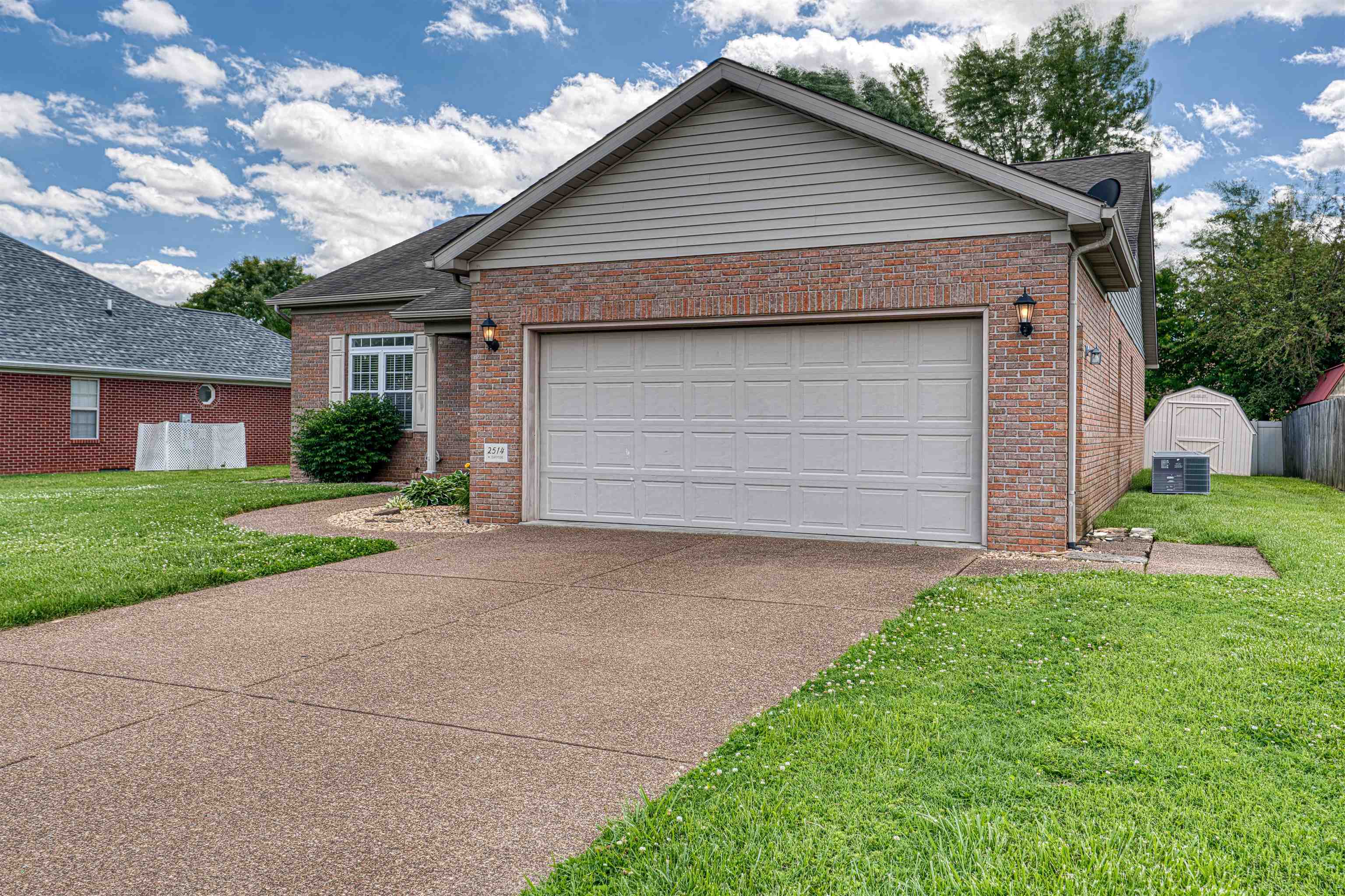 Property Photo: 2514 W Daffodil Court KY 42420