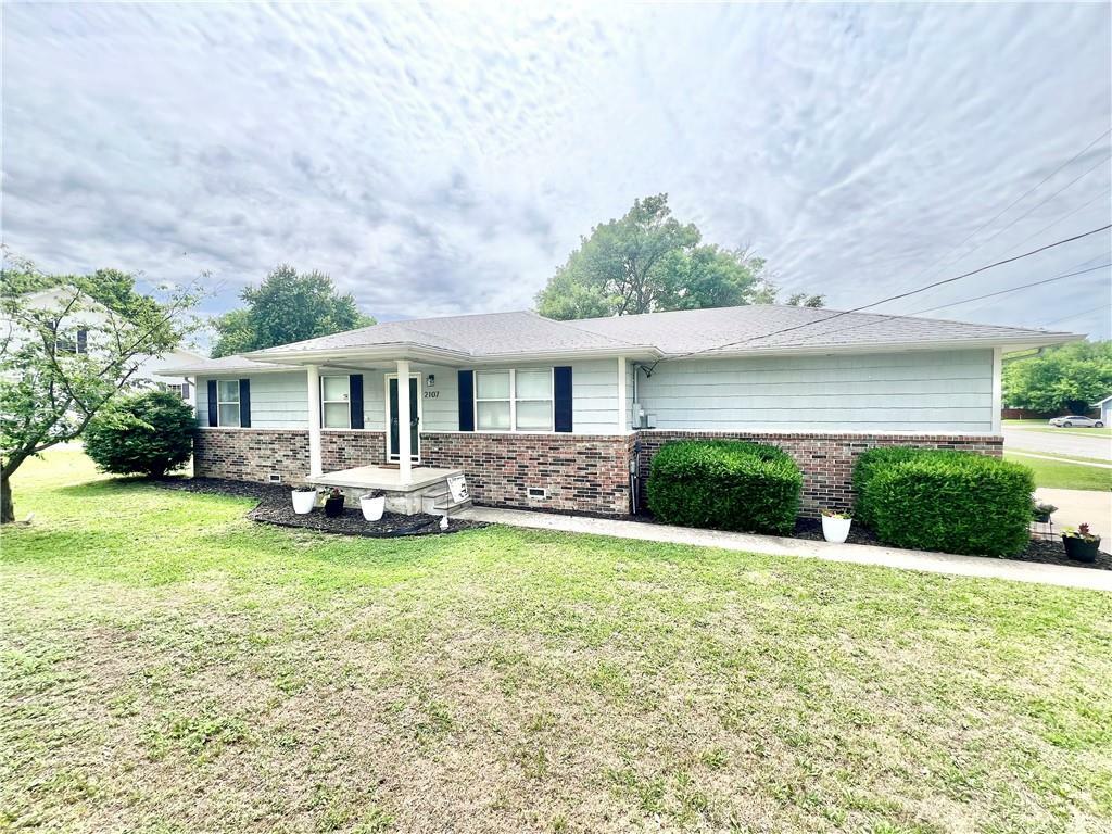 Property Photo: 2107 N 10th Street KS 67301