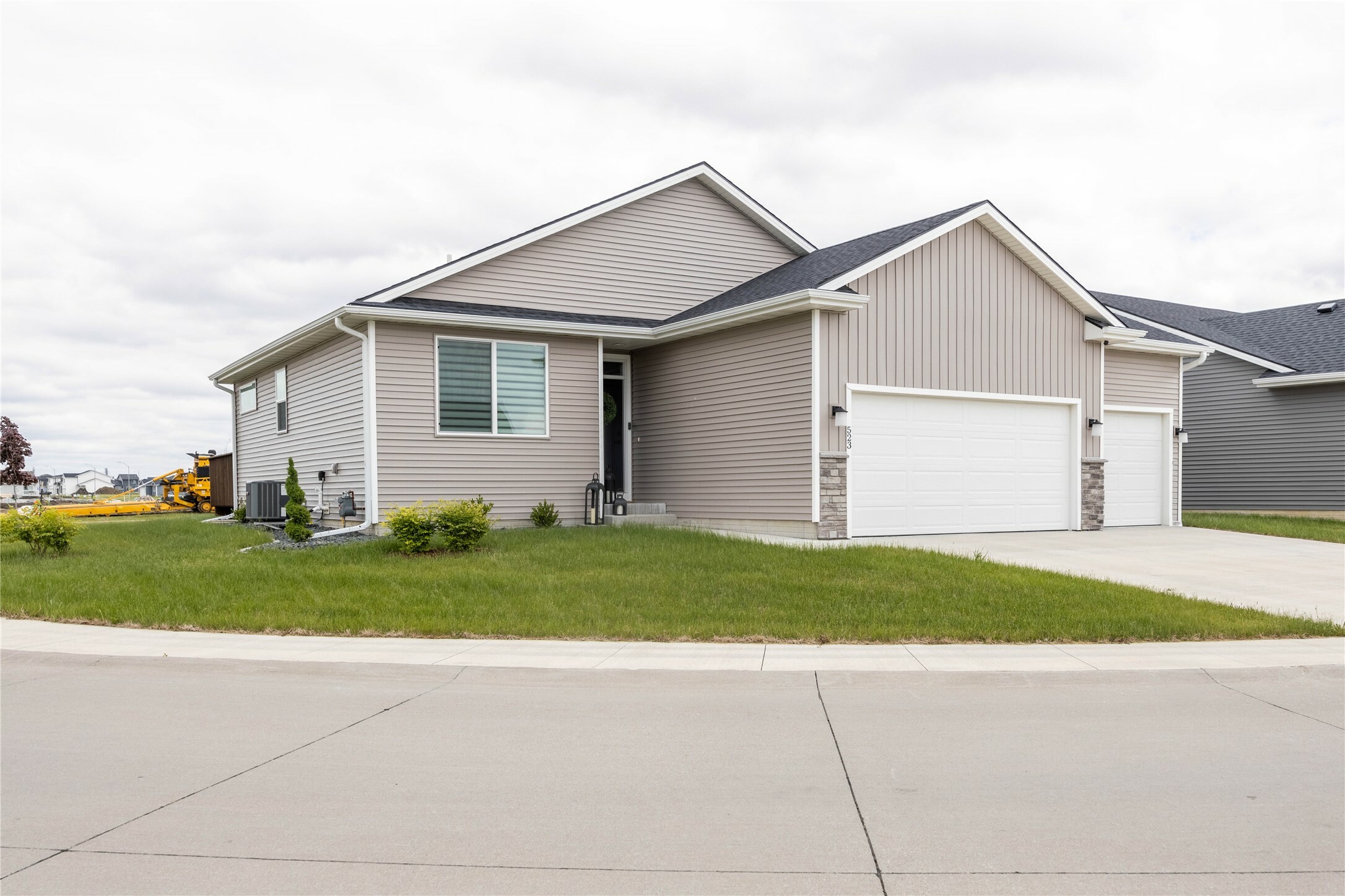 Property Photo:  523 NE Vista Lane  IA 50021 