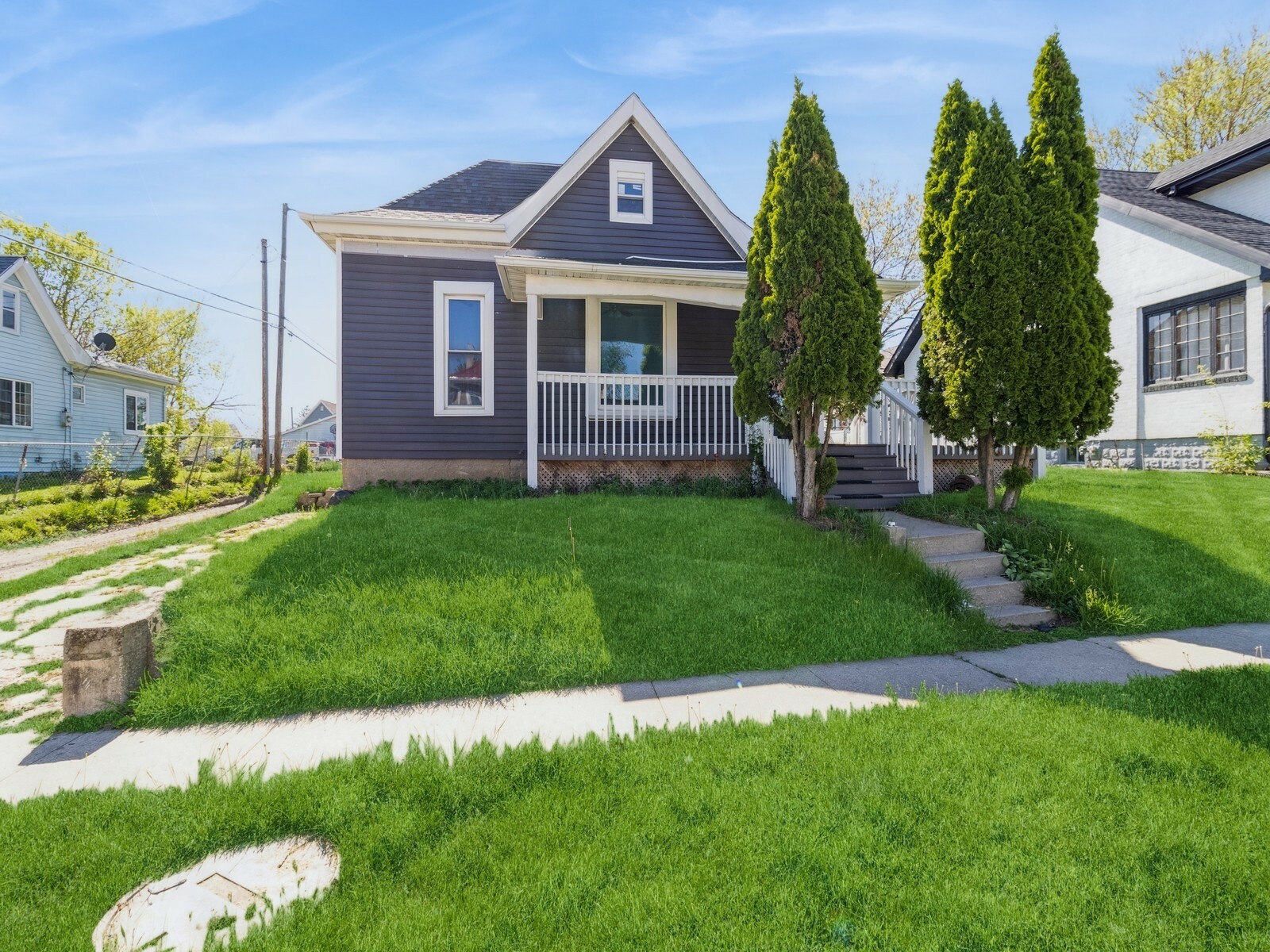 Property Photo:  105 S 2nd Street  IA 50158 