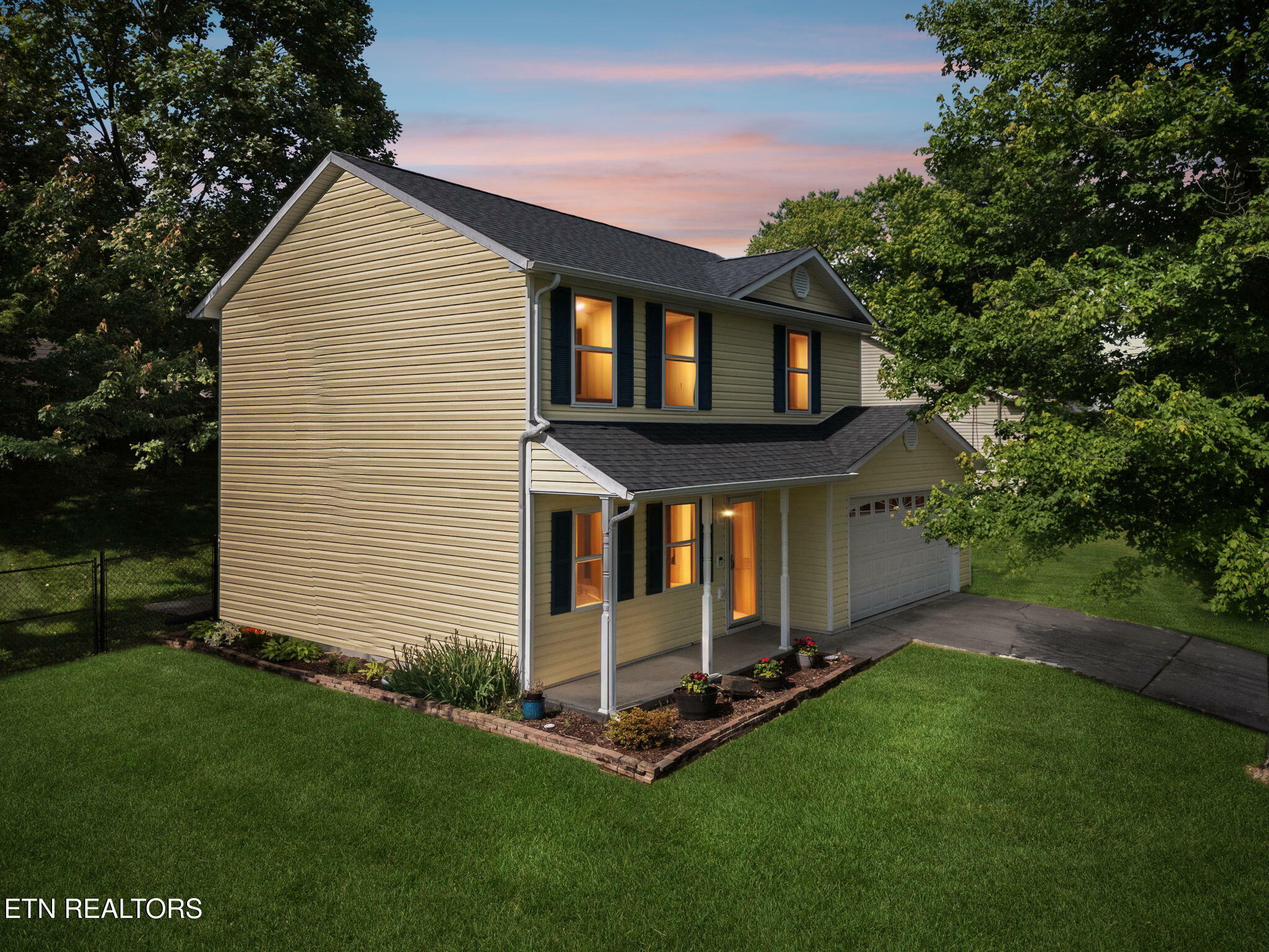 Property Photo: 6054 Warrenpark Lane TN 37912