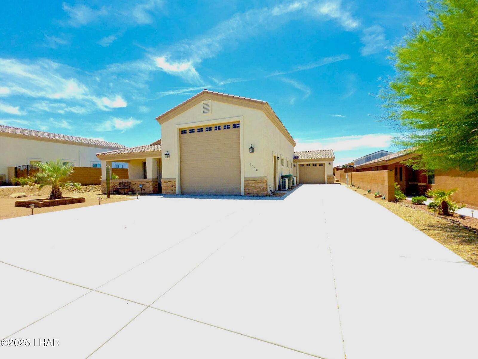 Property Photo: 2550 E Nez Perce Rd AZ 86426