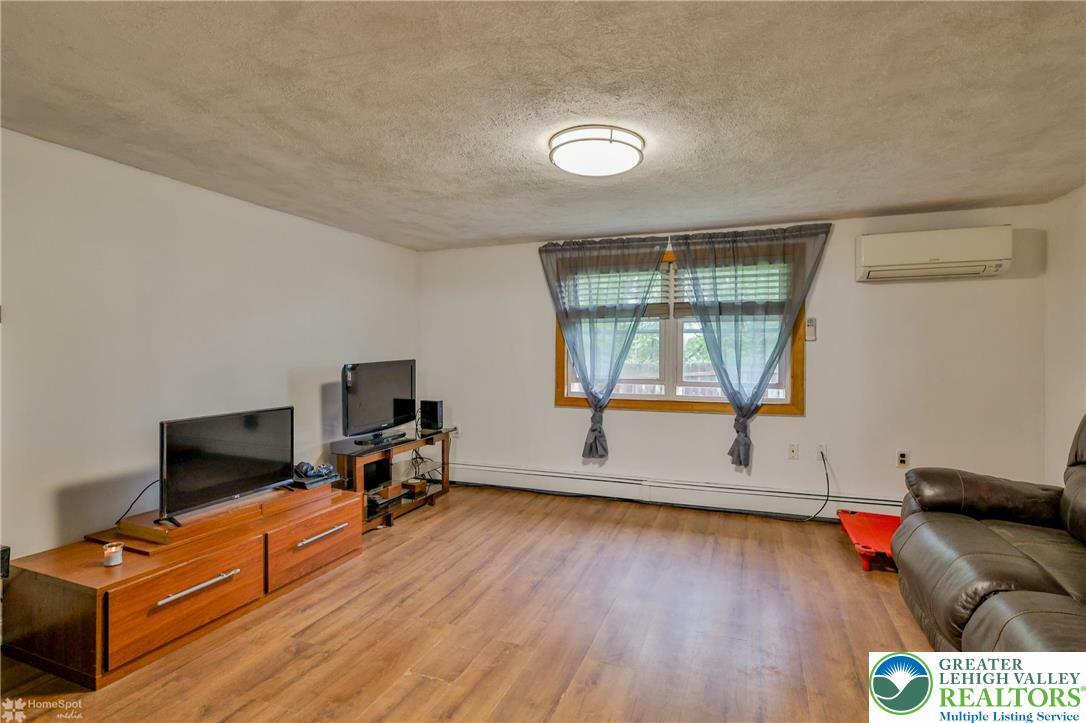 Property Photo: 717 Frost Hollow Road PA 18040
