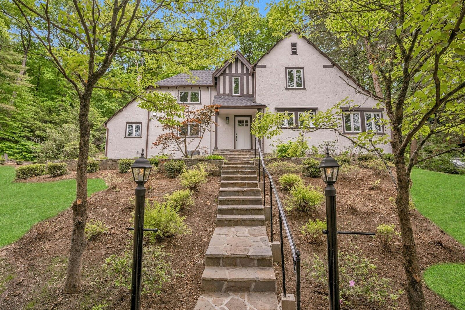 Property Photo: 34 Glenside Place NY 10514