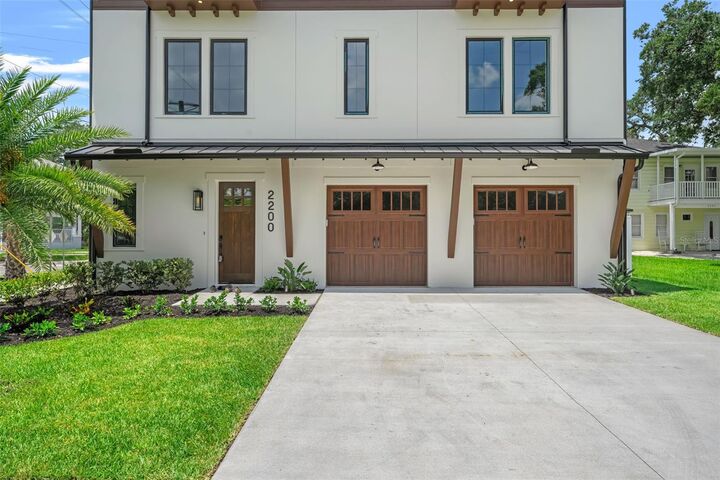 Property Photo:  2200 N Glenwood Drive  FL 33602