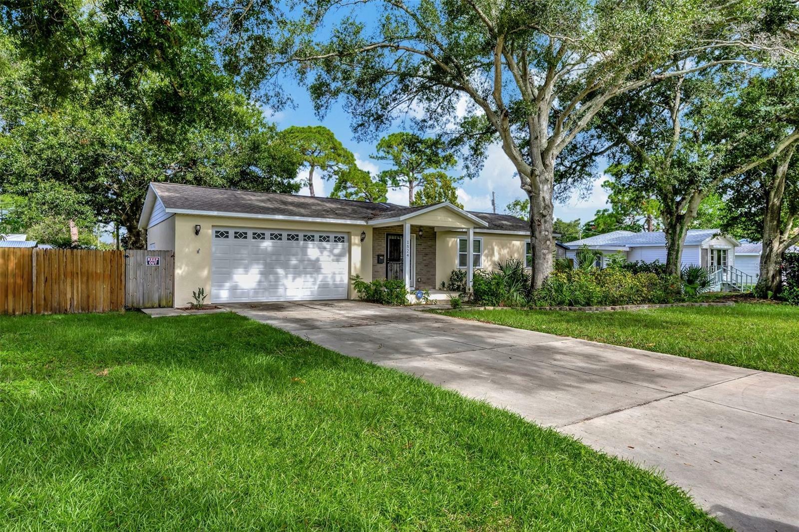 Property Photo:  1524 Essex Drive N  FL 33710 