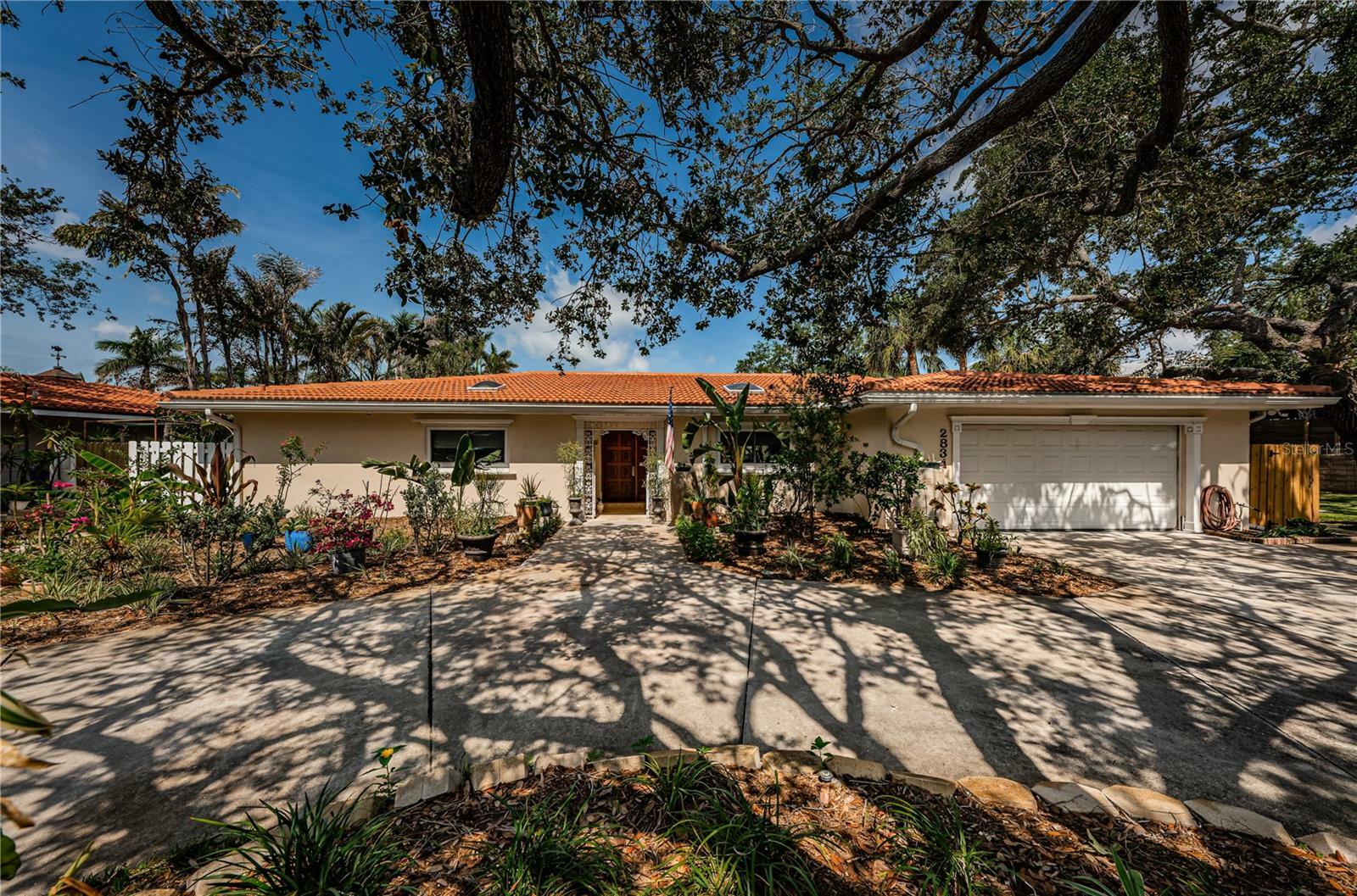 Property Photo: 2834 Pelham Road N FL 33710