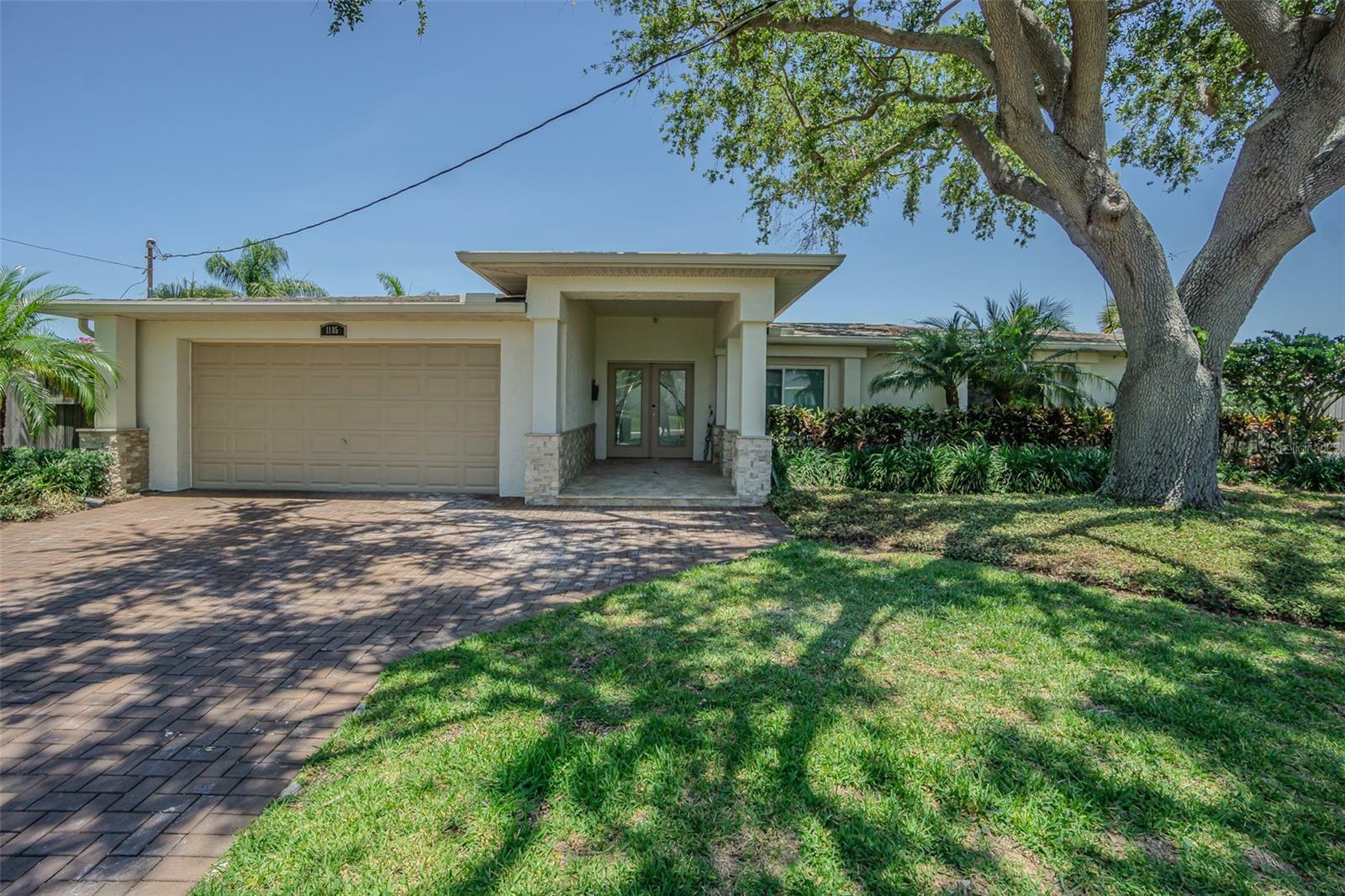 Property Photo: 1185 36th Avenue NE FL 33704