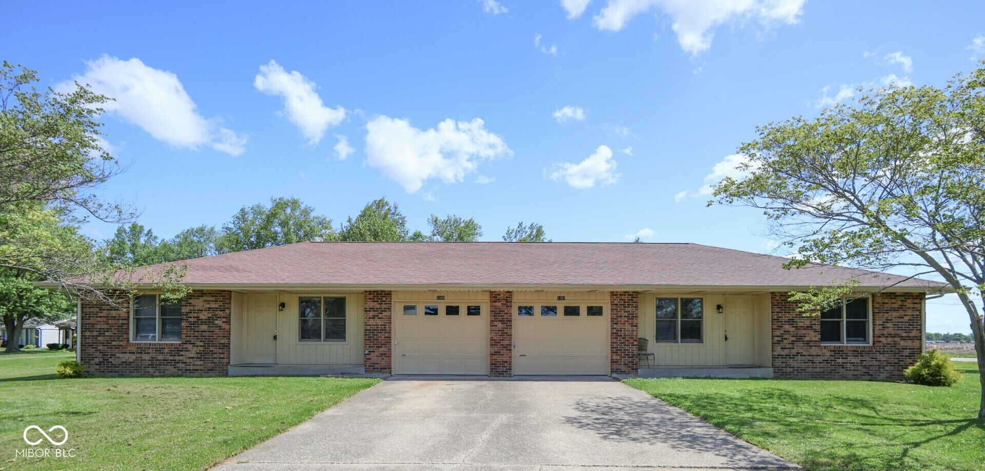 Property Photo: 1367 Brookside Court IN 47201