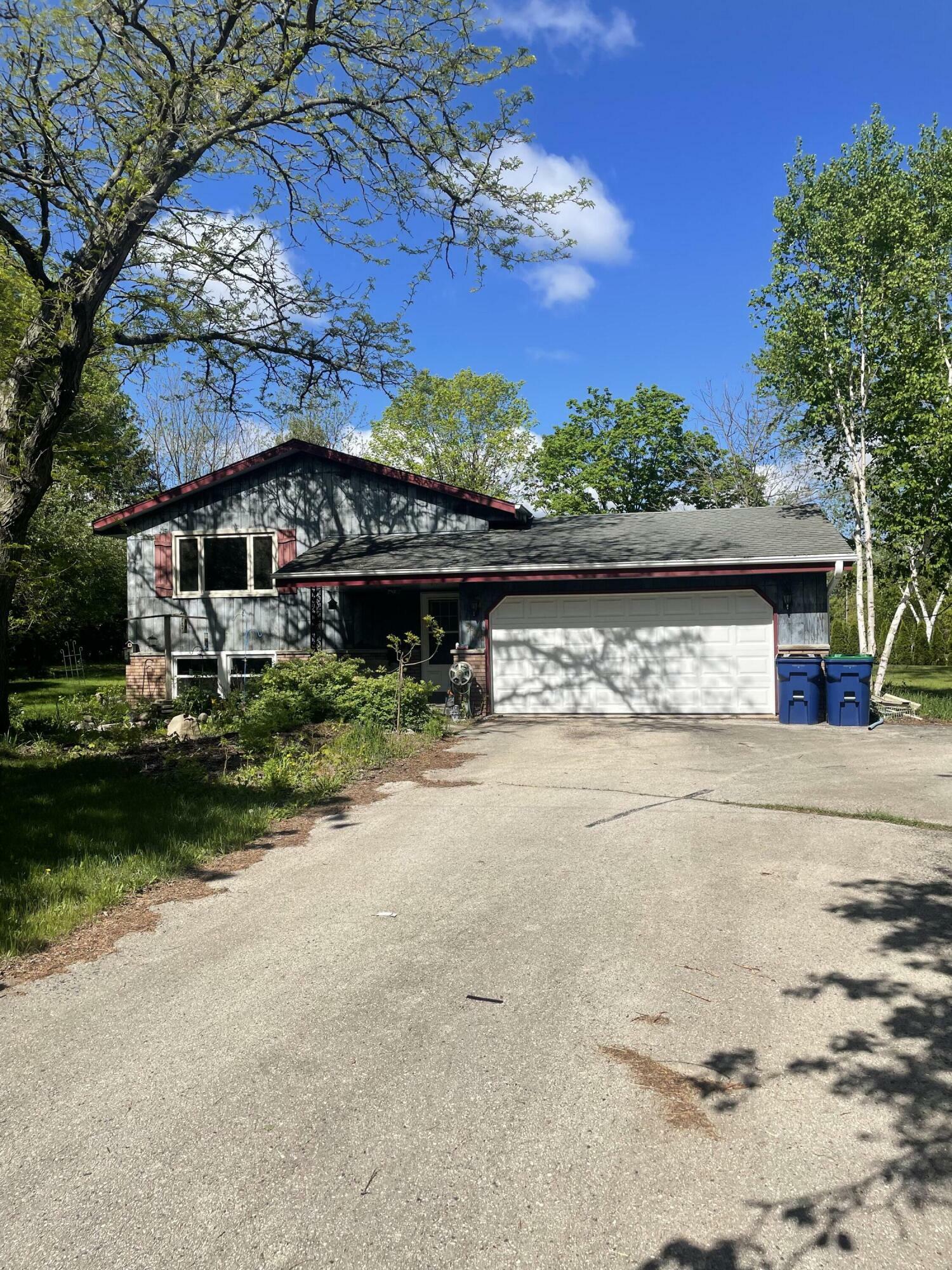 Property Photo: 7171 N Trenton Rd WI 53090