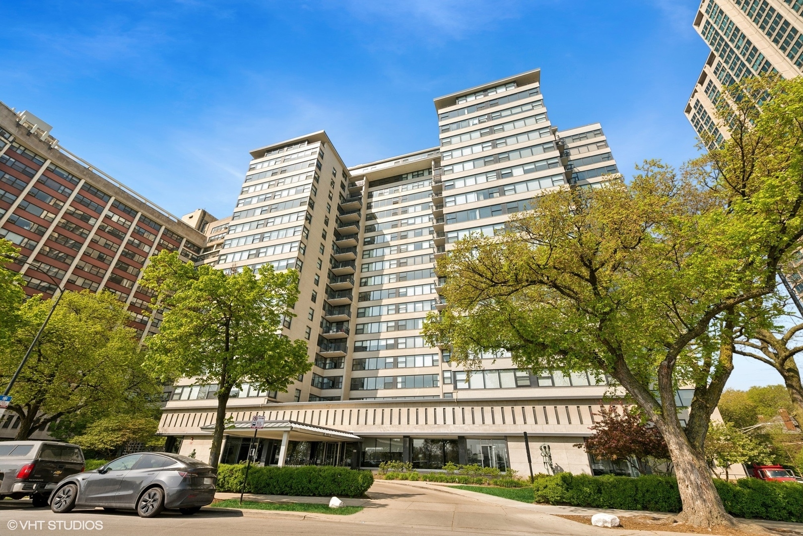 Property Photo: 3430 N Lake Shore Drive 18M IL 60657