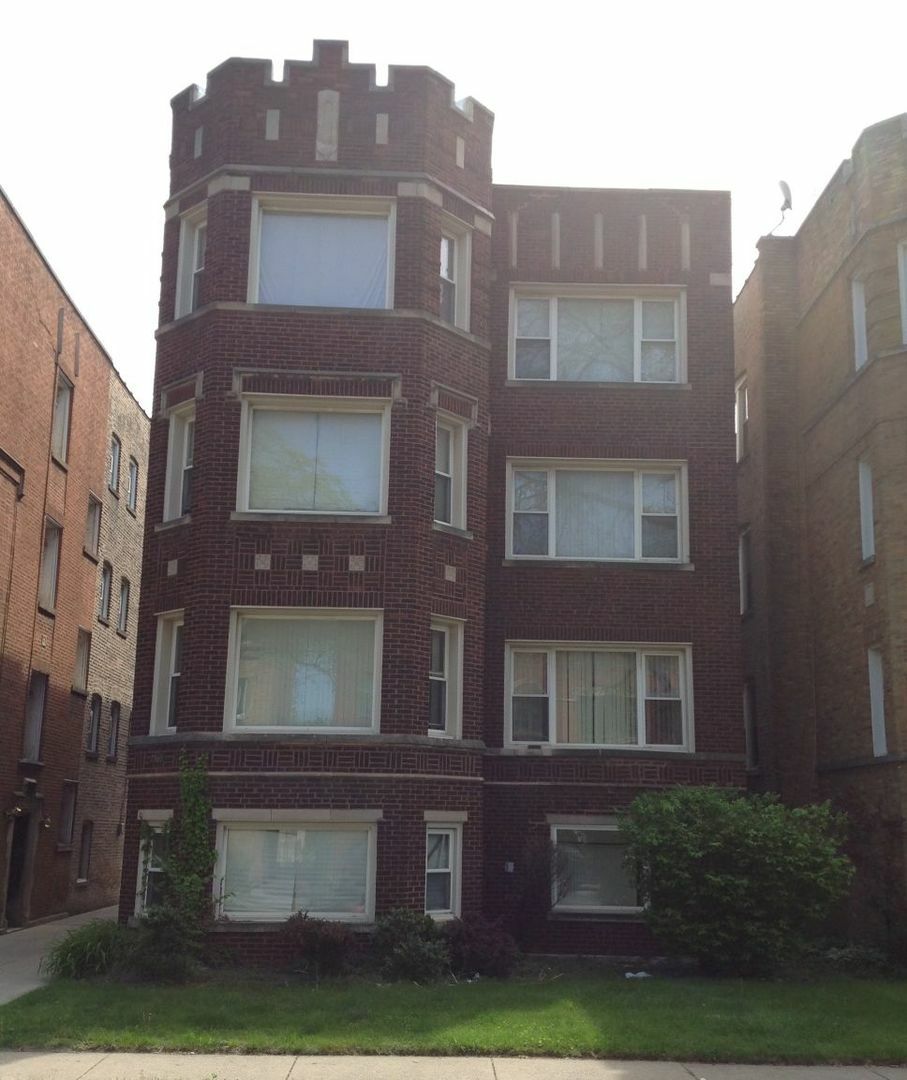 Property Photo: 7965 S Phillips Avenue IL 60617
