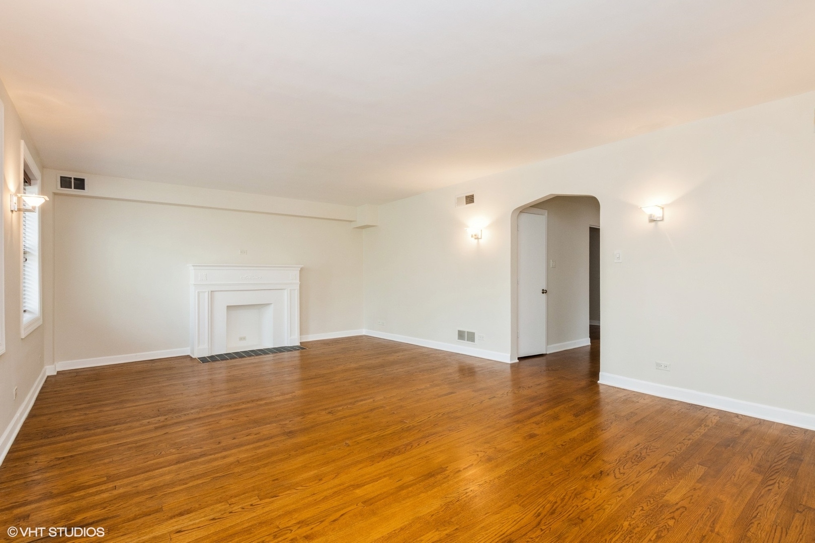 Property Photo: 6224 N Washtenaw Avenue 2 IL 60659