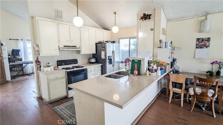 Property Photo:  13522 Carnaby Street  CA 90703 