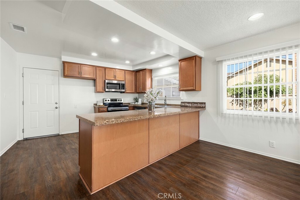 Property Photo:  1418 E Wilshire Avenue  CA 92831 