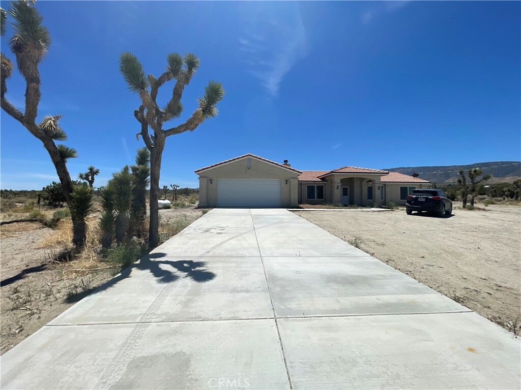 Property Photo: 465 Solano Rd CA 92372