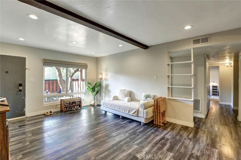 Property Photo:  3723 Country Club Drive 9  CA 90807 