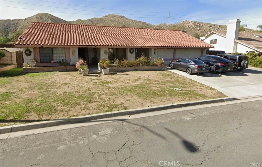 Property Photo: 11237 Saddle Ridge Road CA 92557