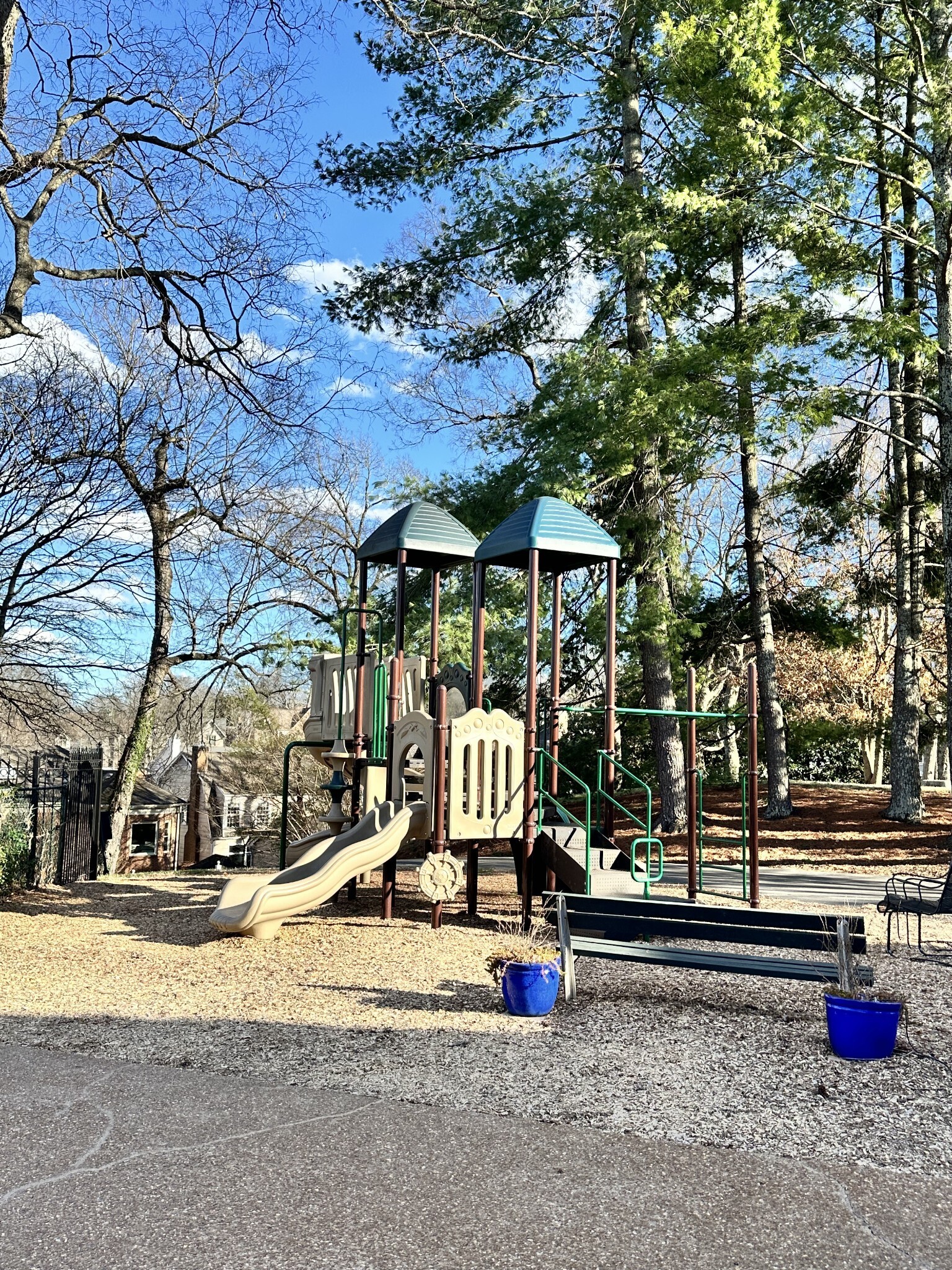 Property Photo: 216 Chestnut Hill Dr TN 37215