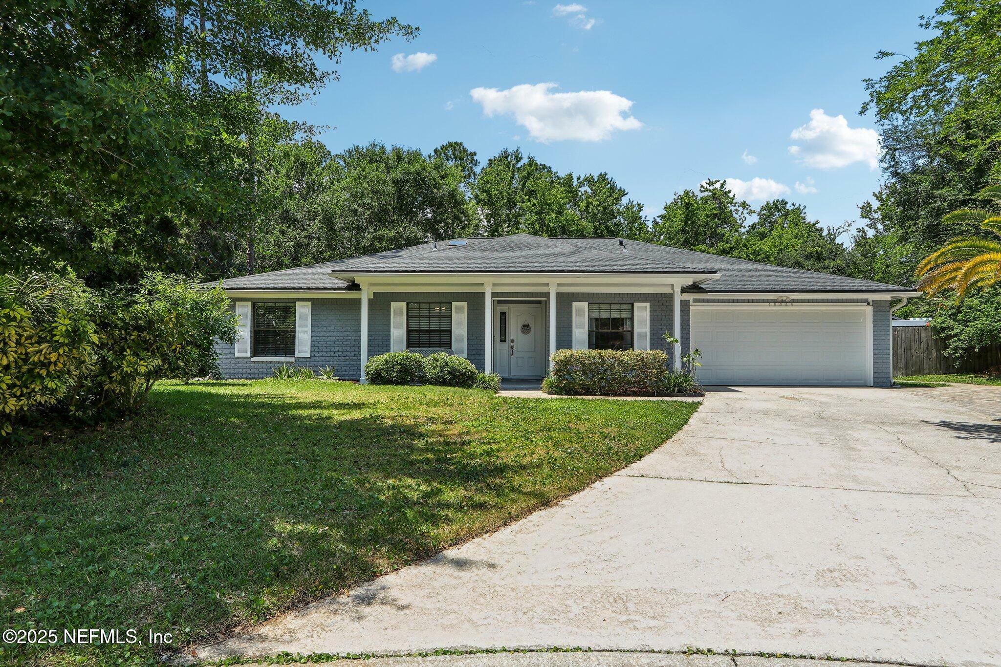 Property Photo: 10368 Chatwood Court FL 32257