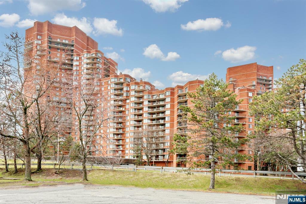 Property Photo: 1608 Harmon Cove Tower NJ 07094