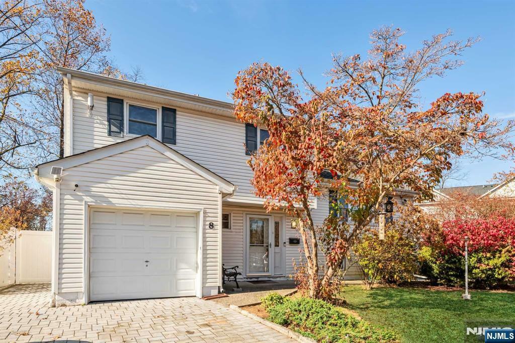 8 Carlisle Court  Edison NJ 08817 photo