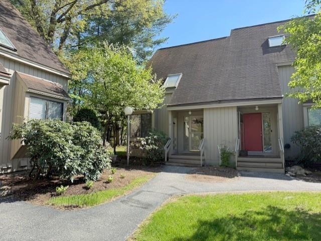 Property Photo: 12 Belmont Court NH 03110