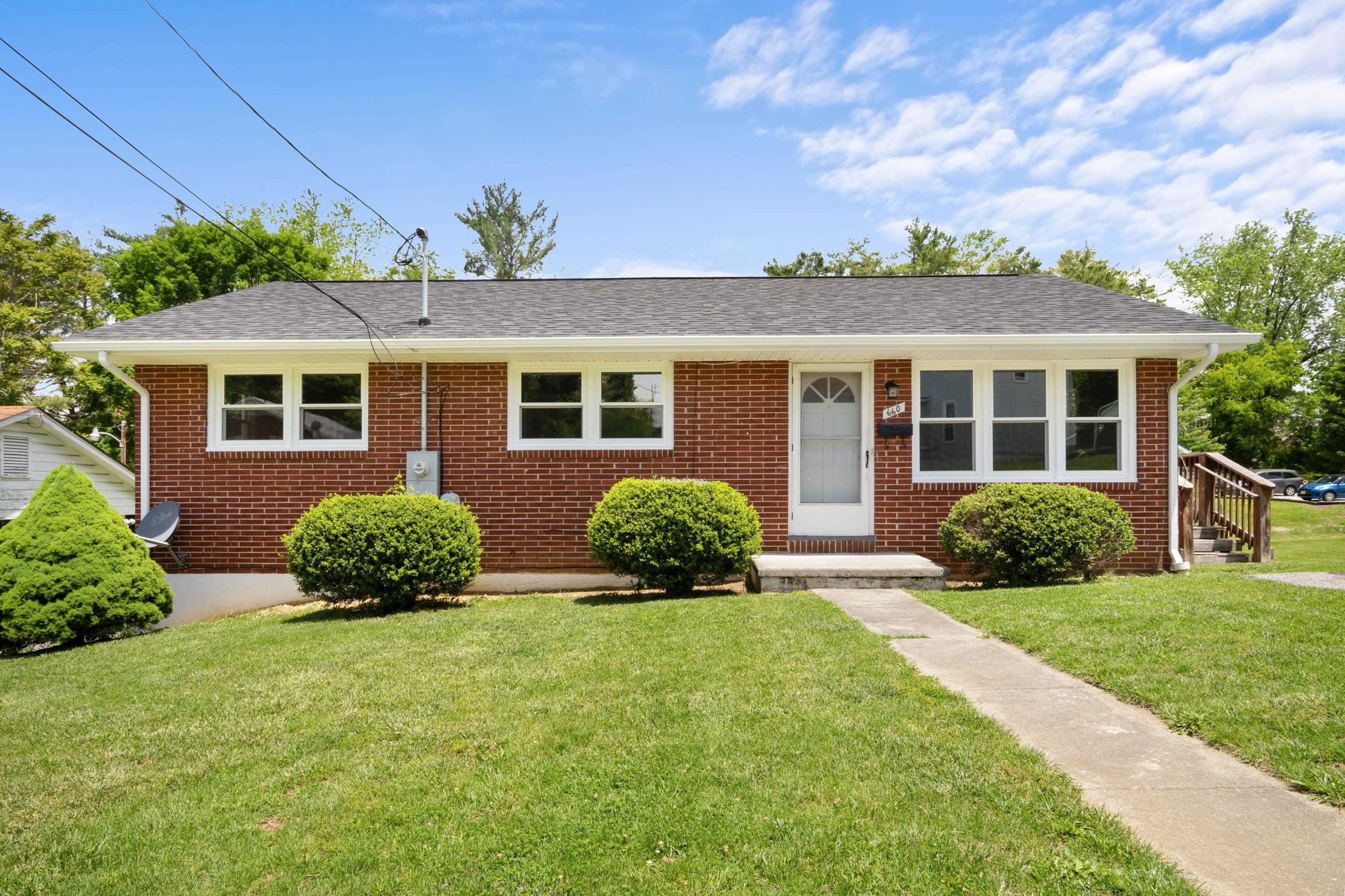 Property Photo: 660 Colhoun Street VA 24073