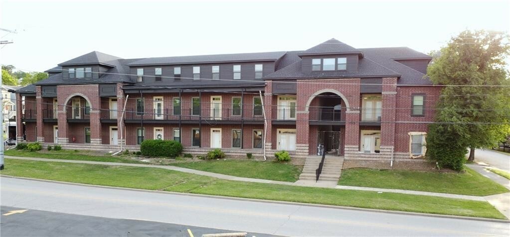 1115 N Leverett Avenue 102  Fayetteville AR 72703 photo
