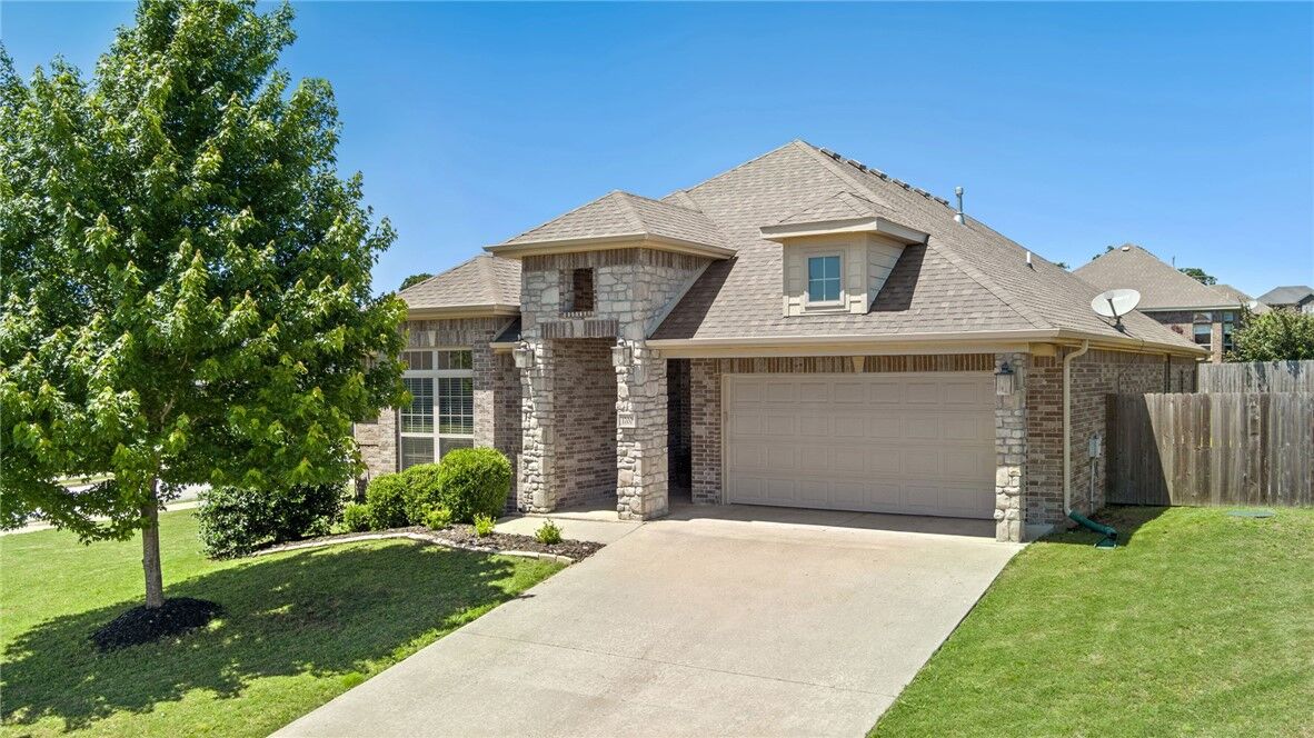 Property Photo:  1700 Crestwood Hills Lane  AR 72718 