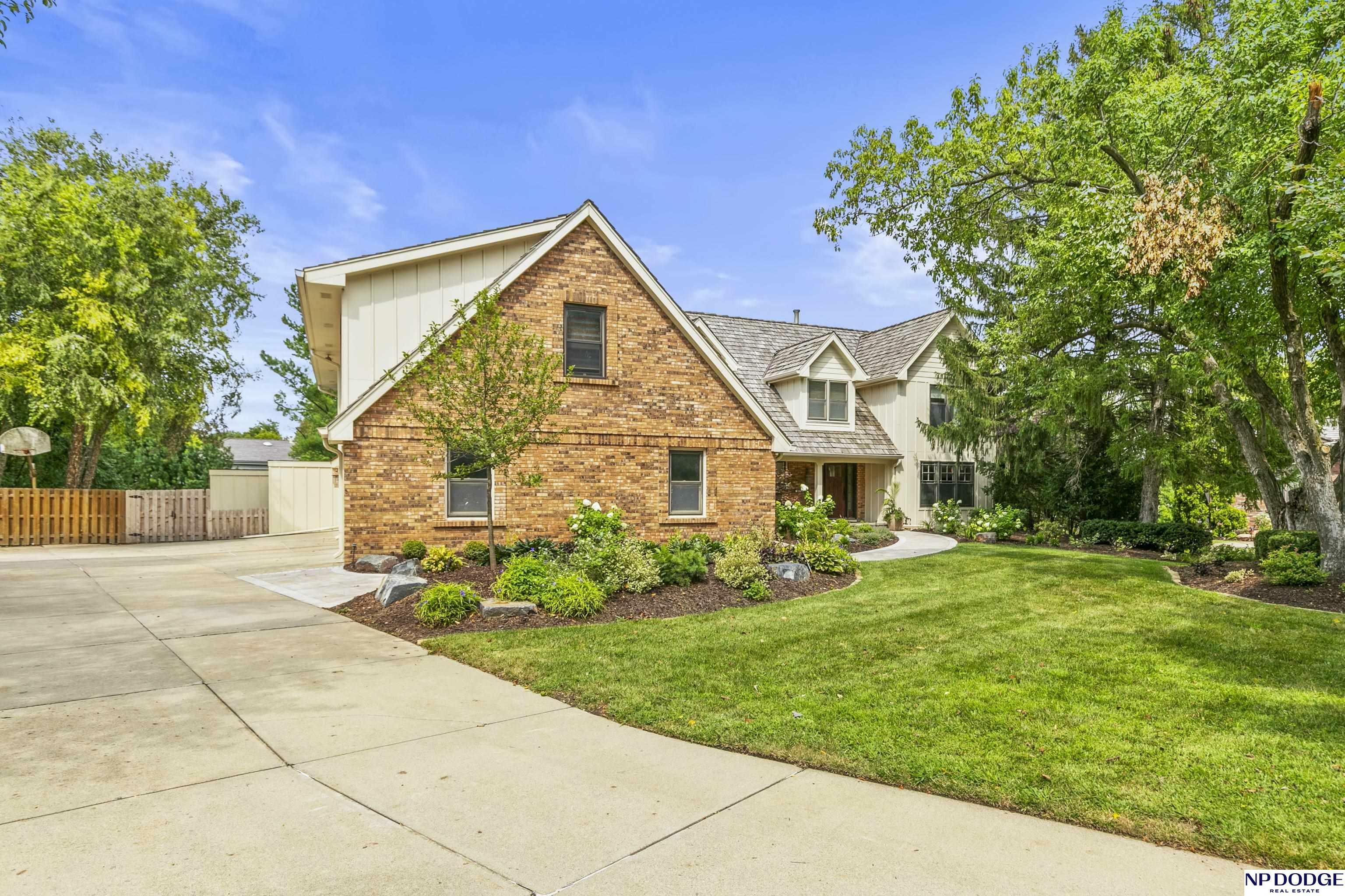 Property Photo: 9826 Harney Parkway N NE 68114