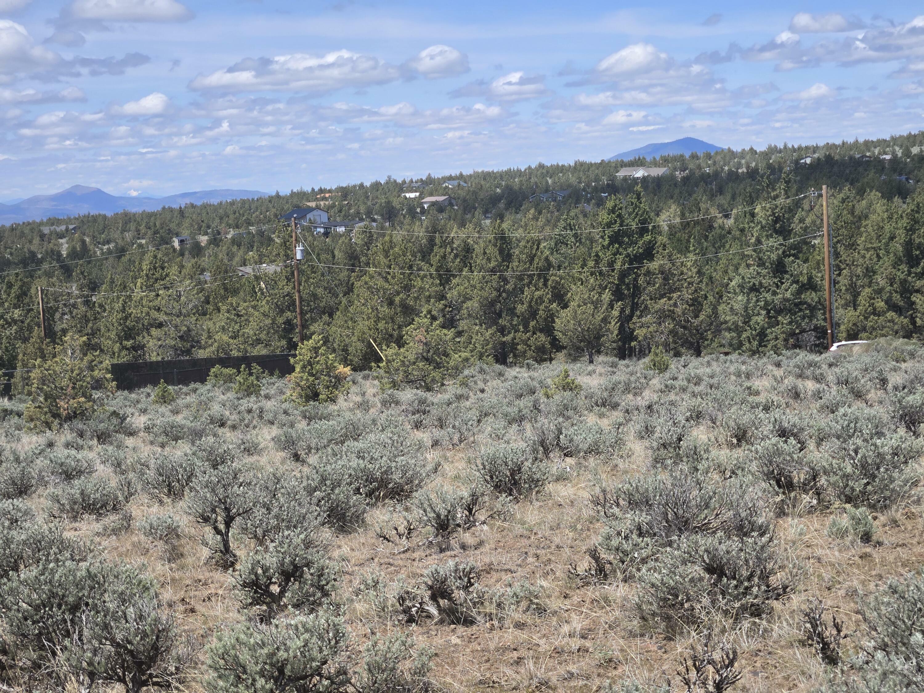 Property Photo: 5742 SE Thomas Road OR 97754