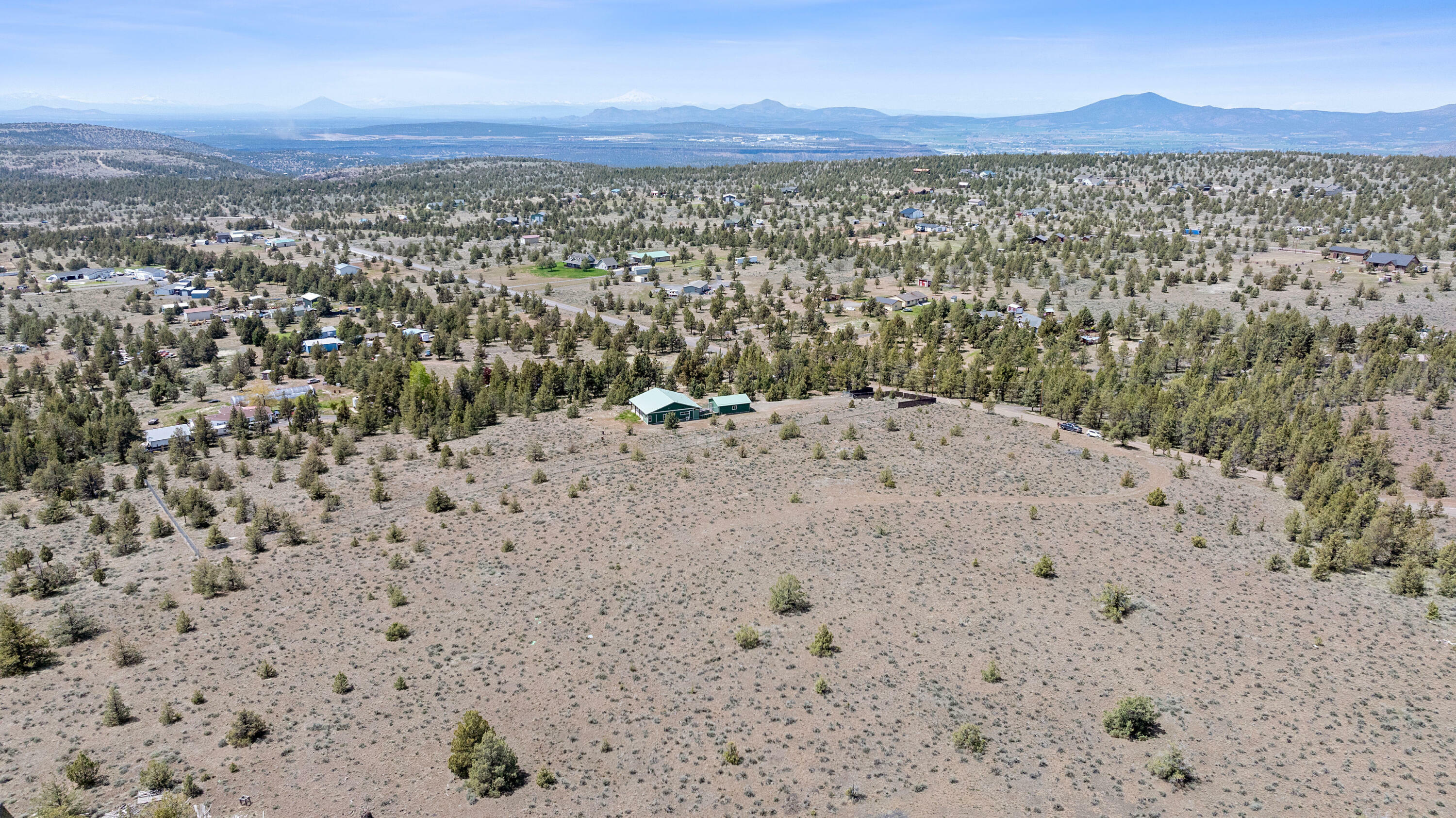 Property Photo:  5742 SE Thomas Road  OR 97754 