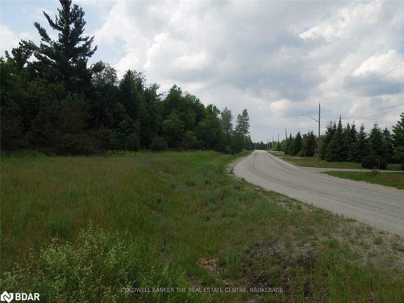 Property Photo: 6 Tioga Boulevard ON L0M 1J0