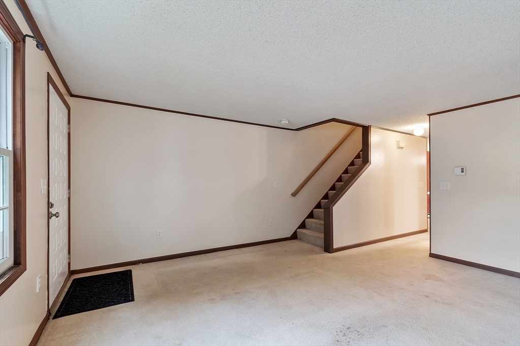 Property Photo: 24 Mountainshire Dr 24 MA 01606