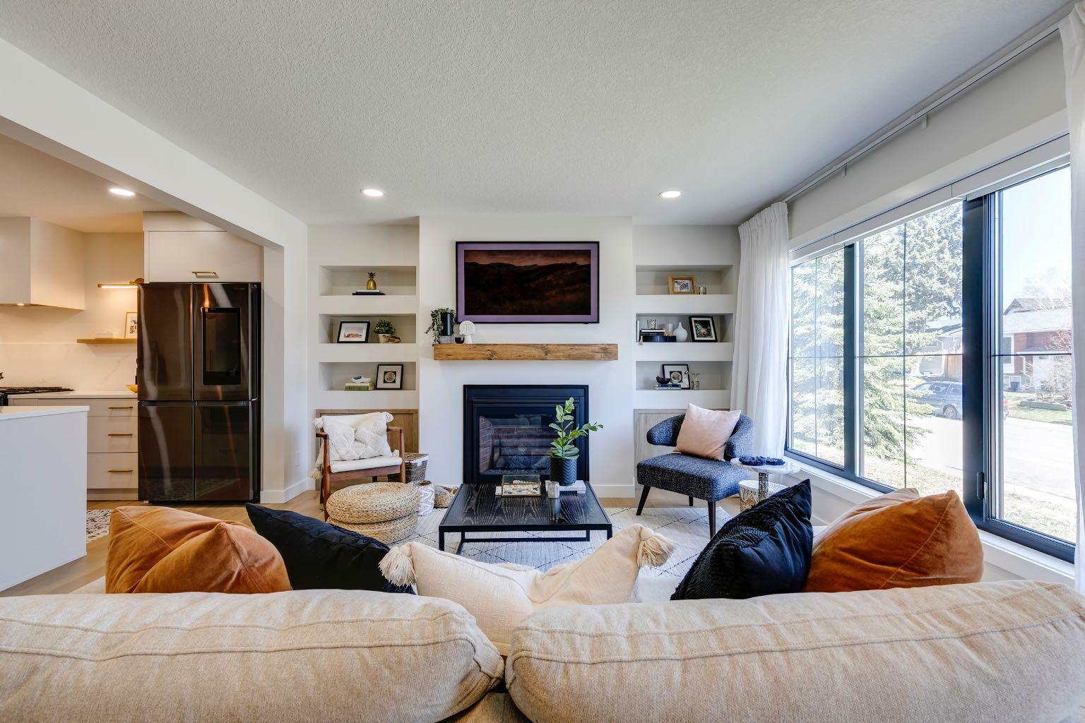 Property Photo: 3740 Logan Crescent SW AB T3E 5Z5