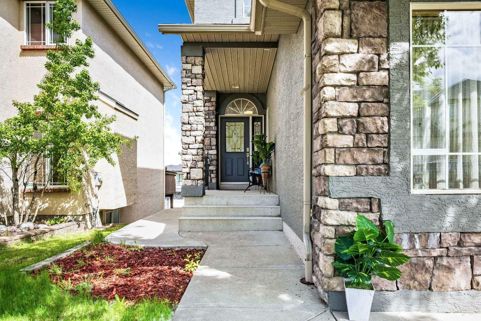 Property Photo: 72 Strathridge Close SW AB T3H 4J3