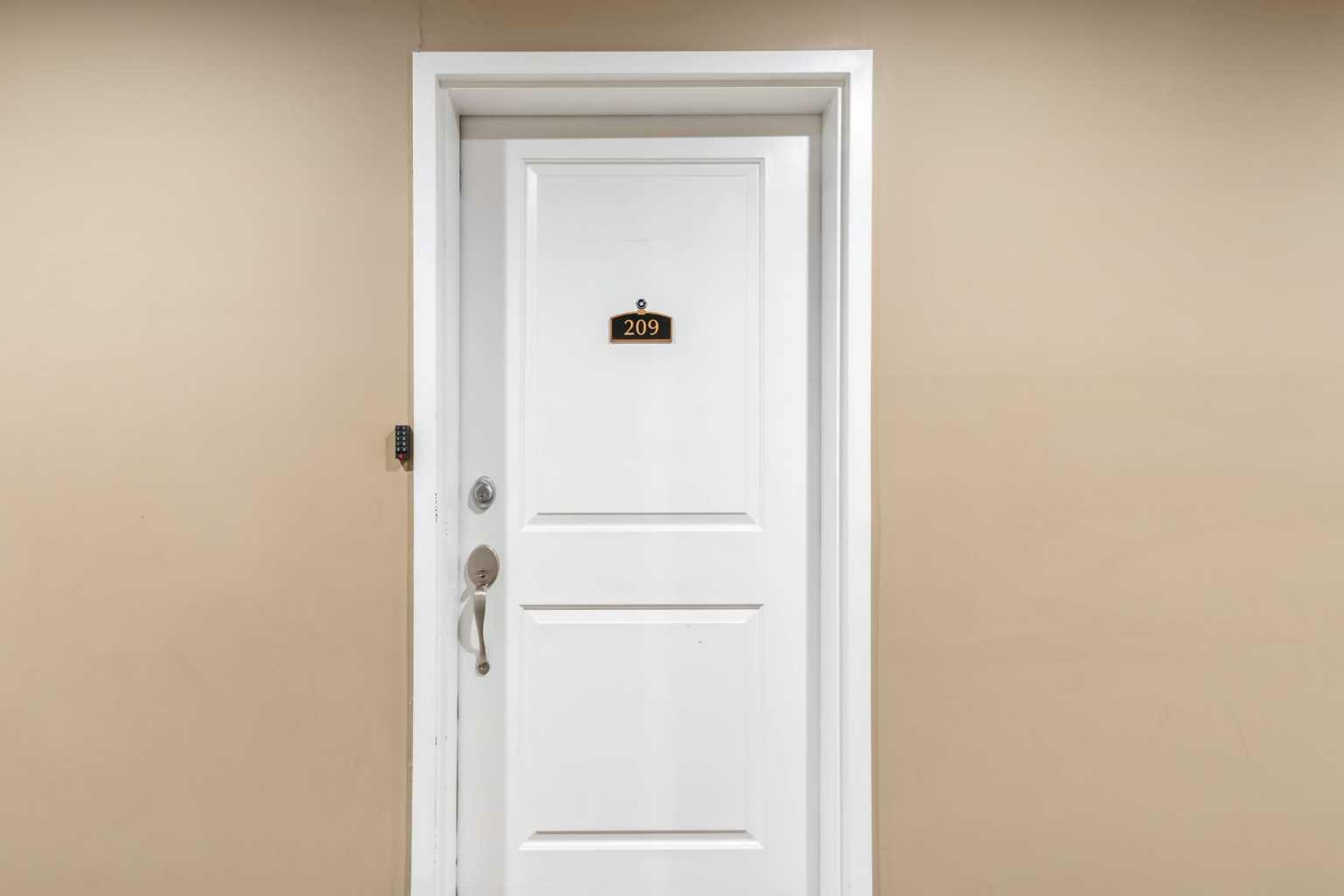 Property Photo: 532 5 Avenue NE 209 AB T2E 0L2