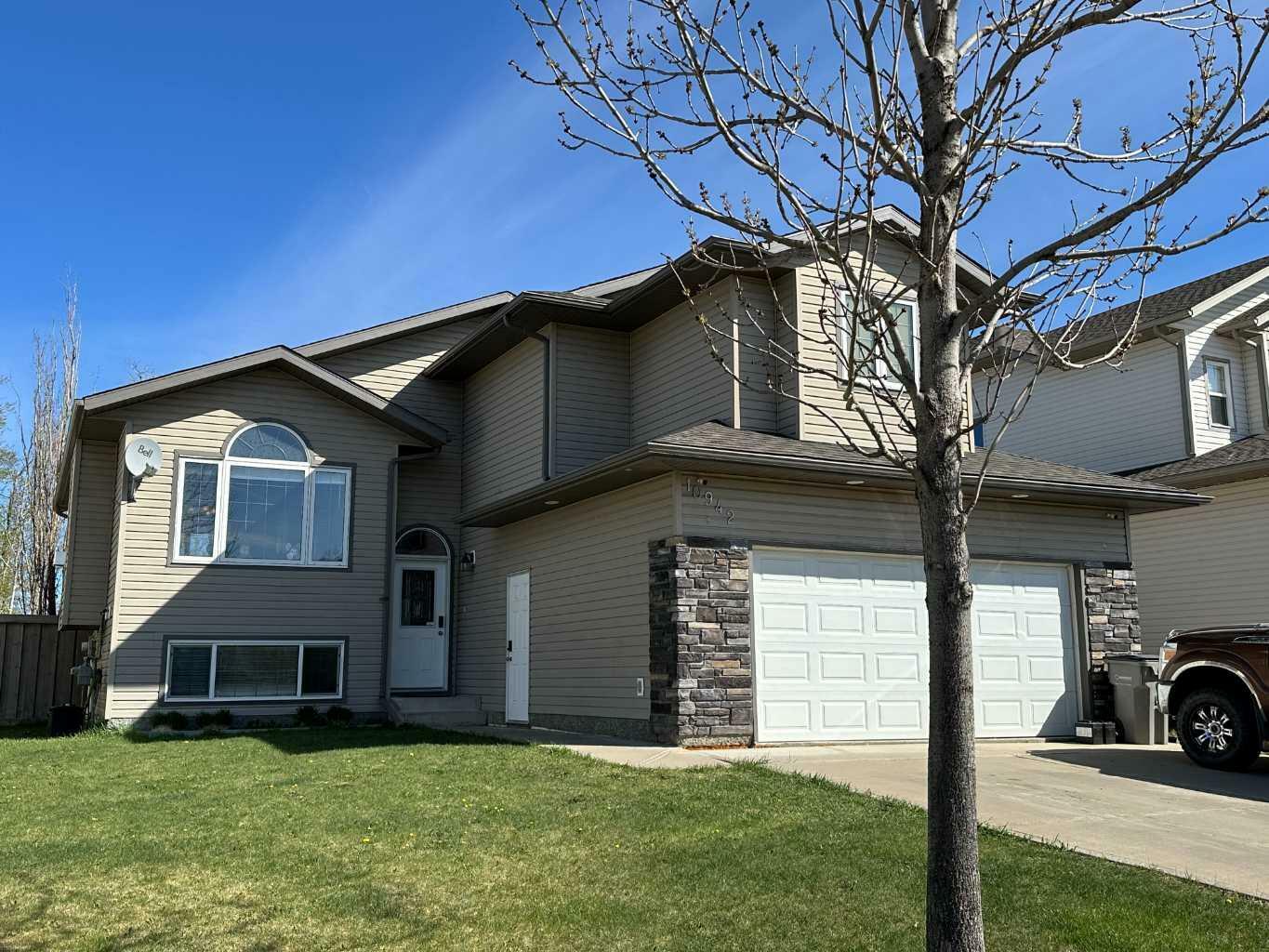 Property Photo: 10942 Obrien Lake Crescent AB T8W 0H5