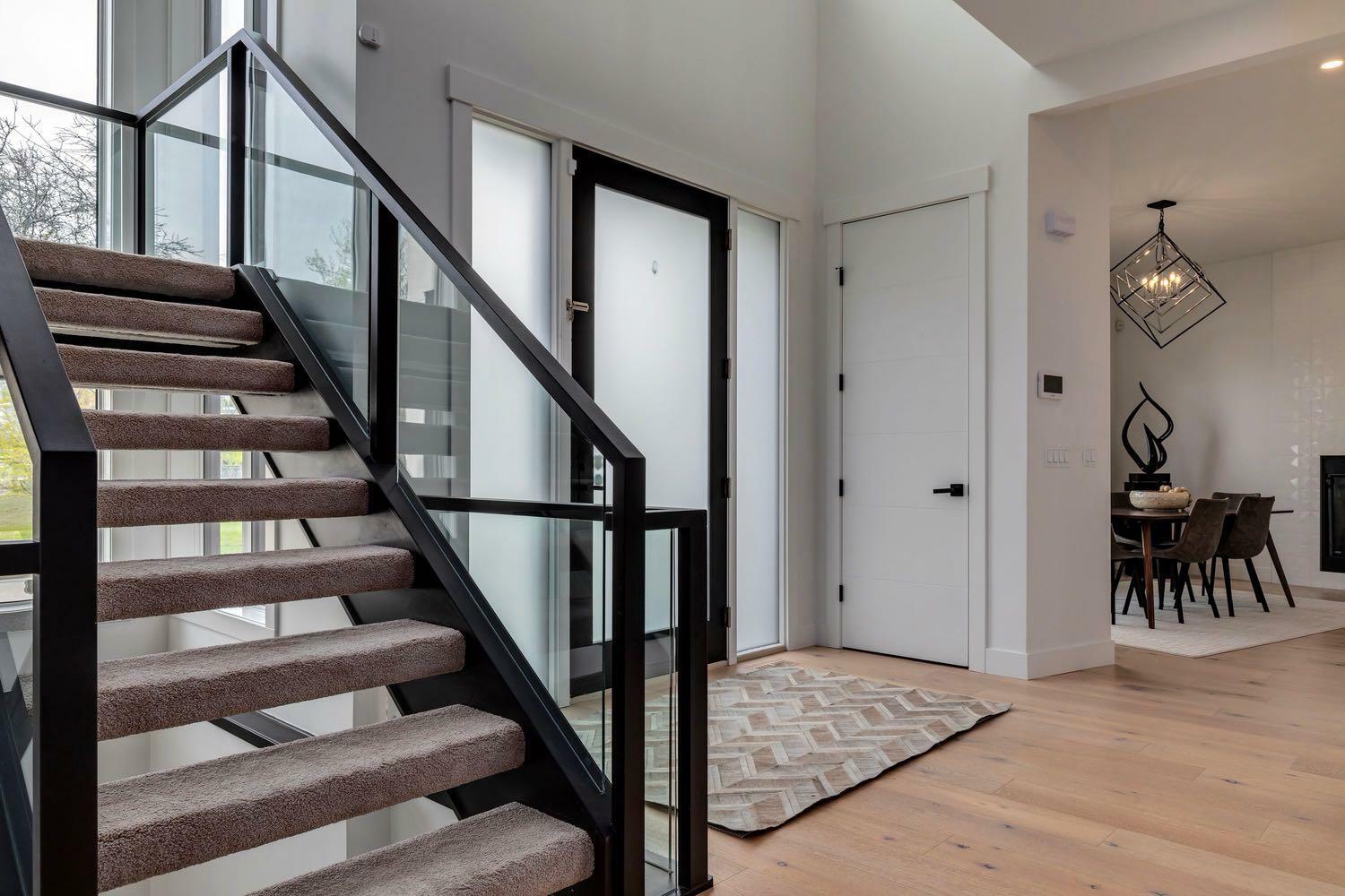 Property Photo: 3107 5 Avenue NW AB T2R 0V3