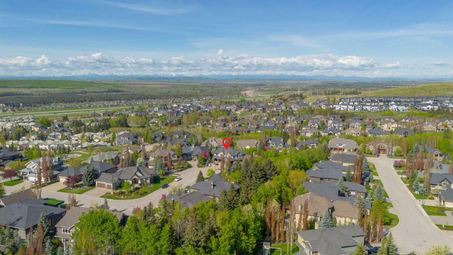 Property Photo: 36 Spring Valley Mews SW AB T3H 5N1