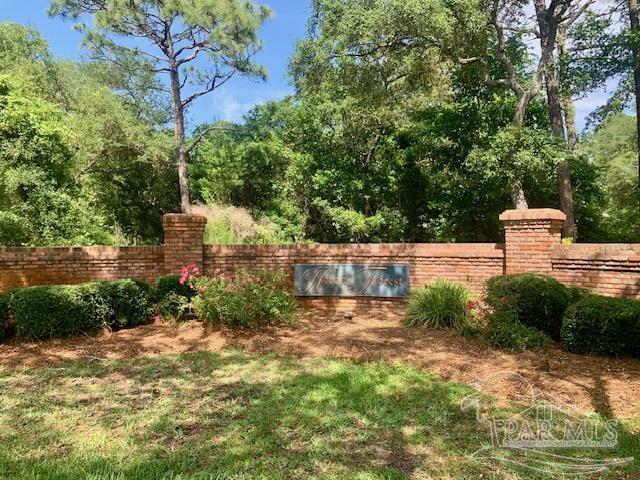 Property Photo:  9517 Lorikeet Ln  FL 32507 