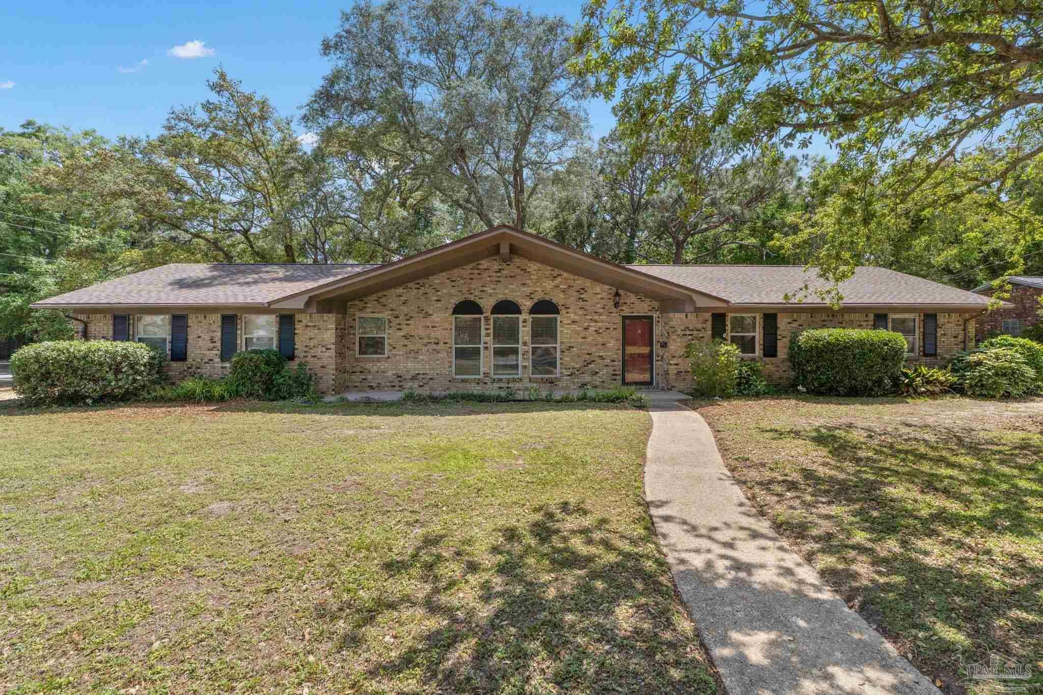 Property Photo: 3481 Summit Blvd FL 32503