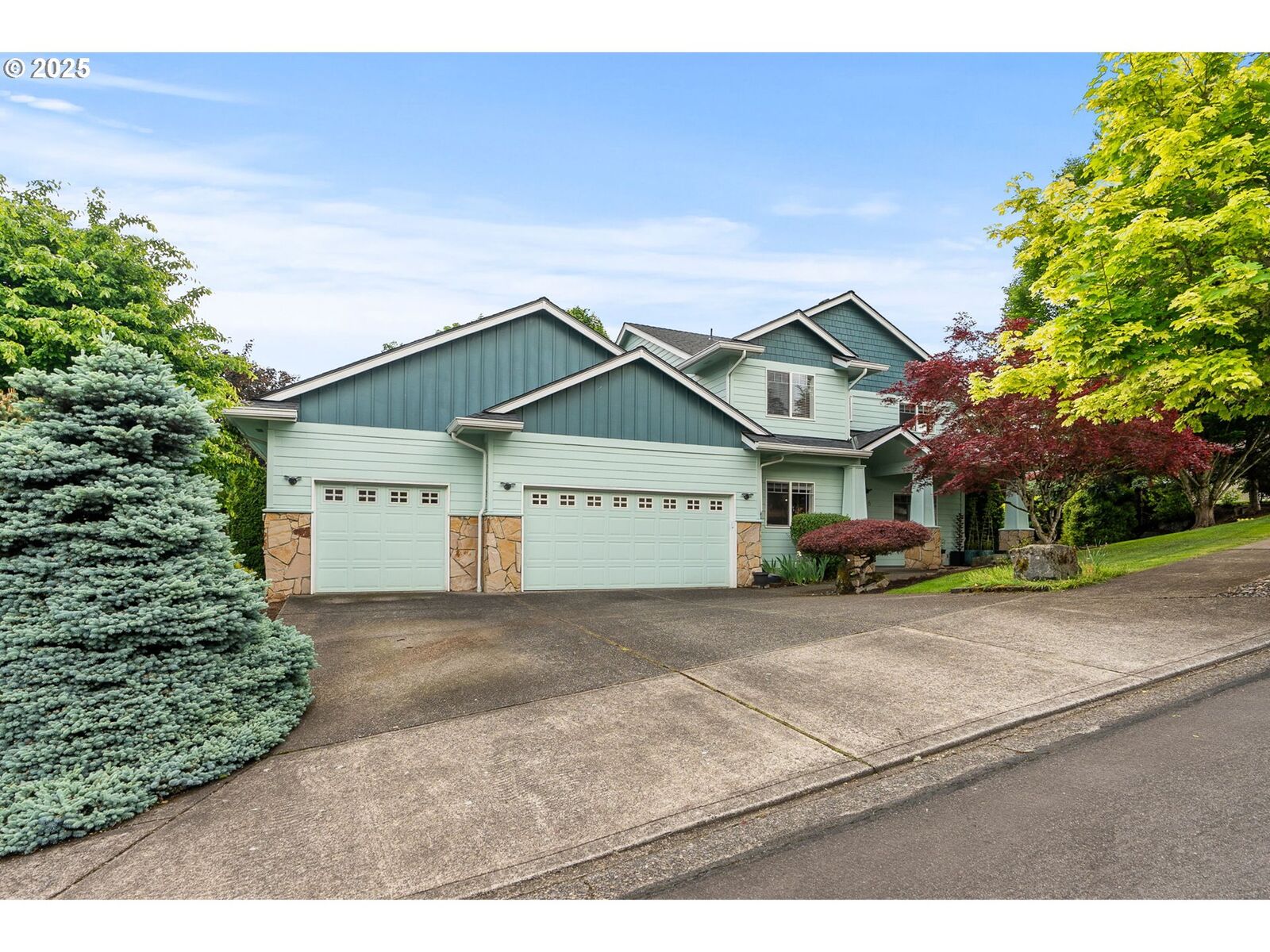 Property Photo:  968 SE Ironwood Pl  OR 97080 