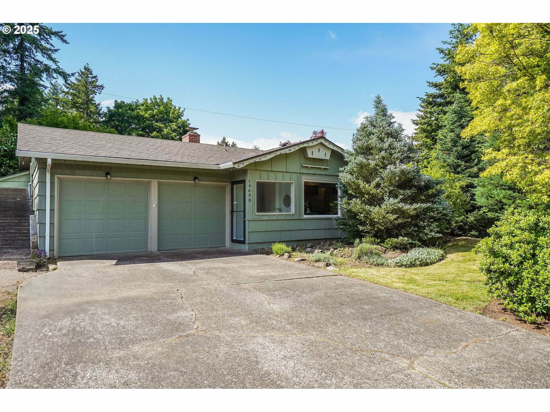 14640 NE Russell Ct  Portland OR 97230 photo