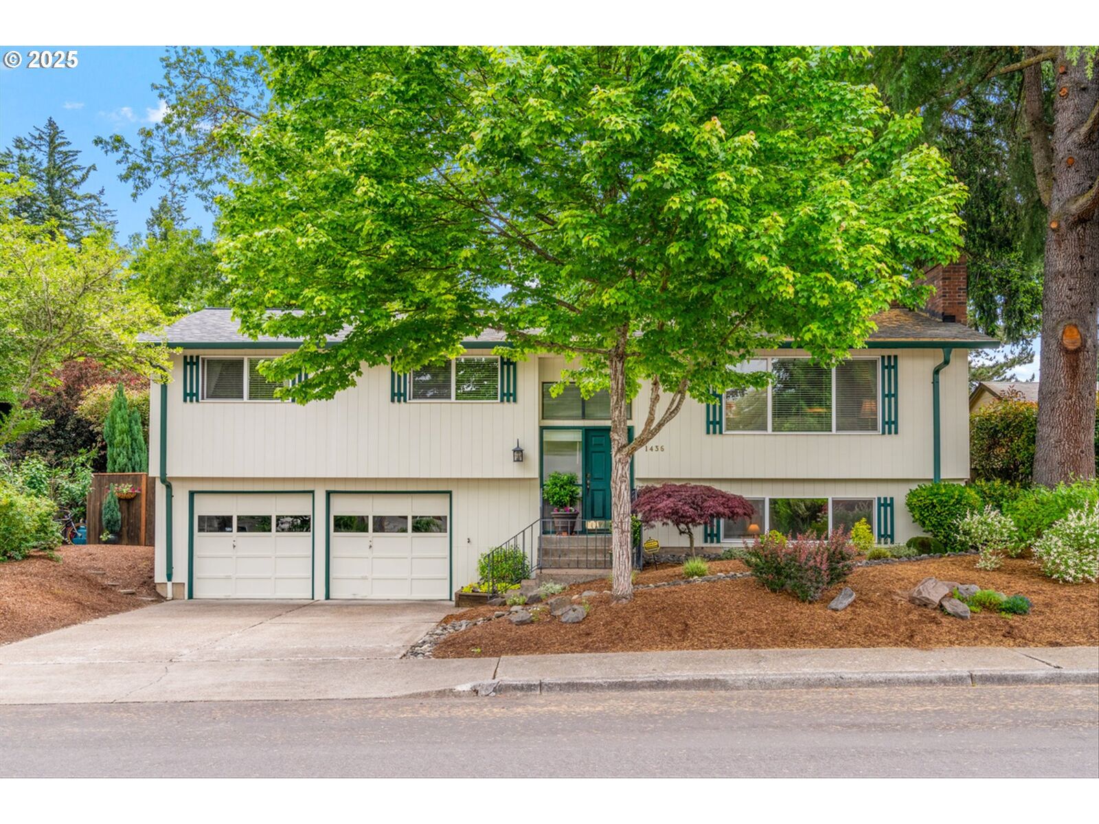 Property Photo: 1436 SE 52nd Ave OR 97123