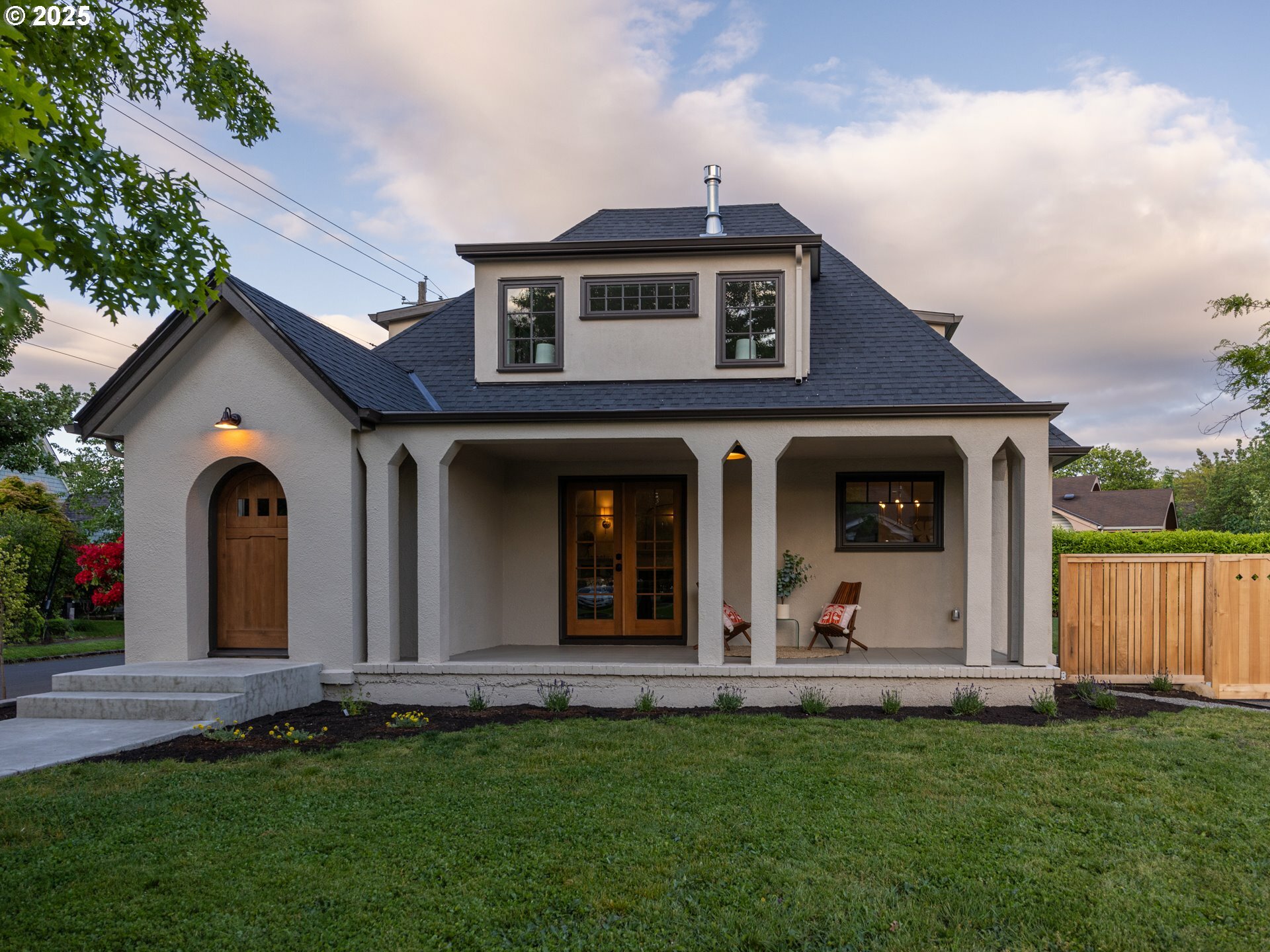 Property Photo: 4072 NE 24th Ave OR 97212